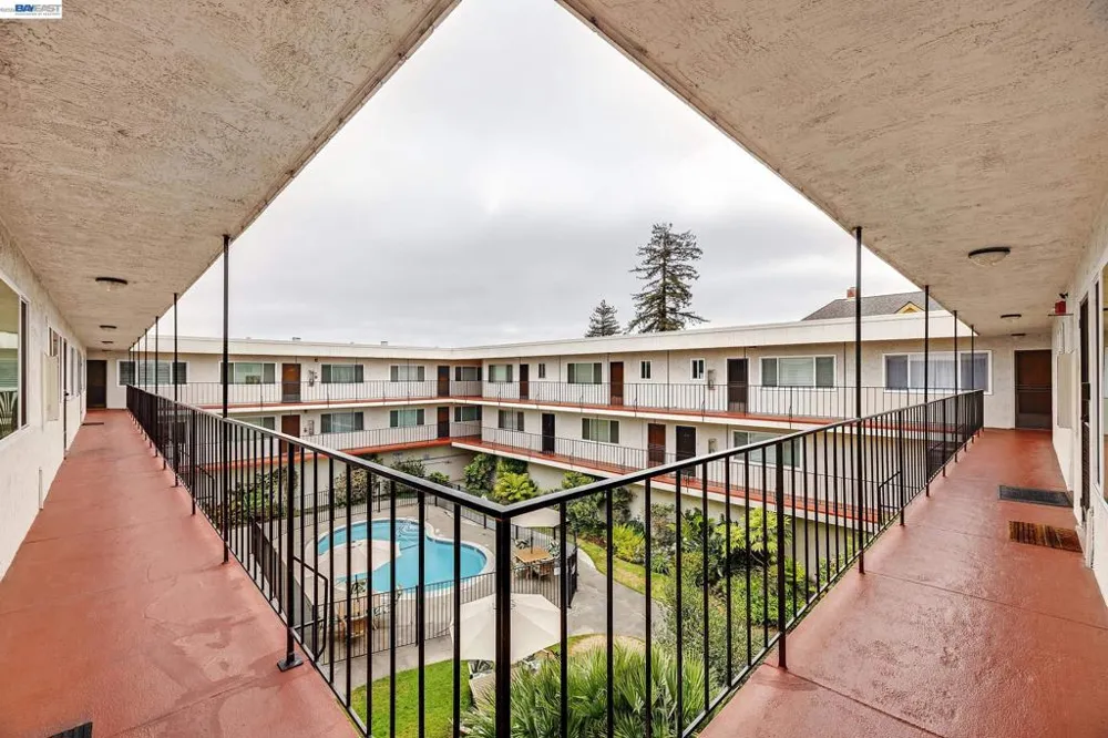 2133 Santa Clara Ave #328 Alameda, CA 94501