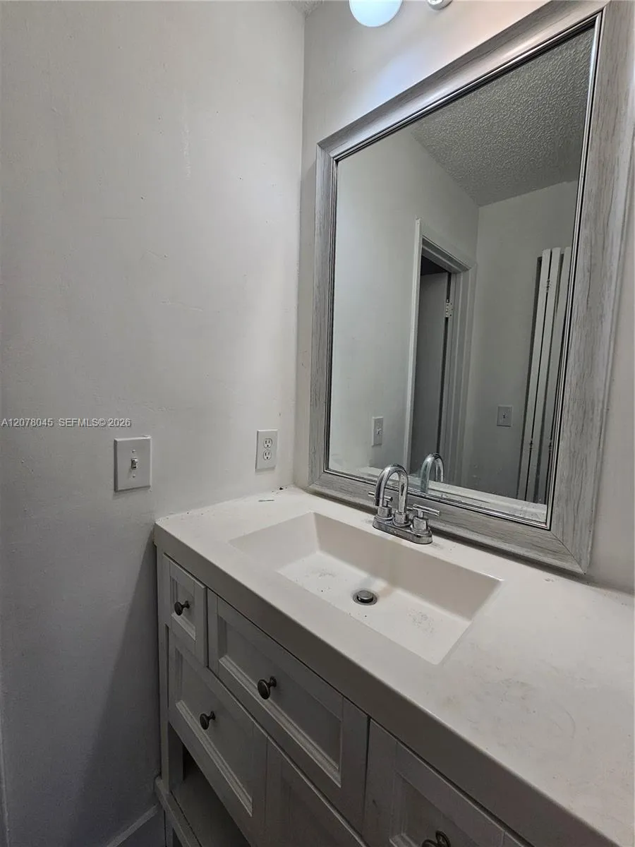 6580 W 27th Ct #58-24 Hialeah, FL 33016