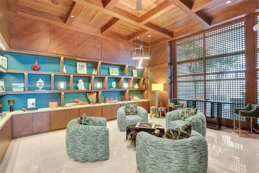 5875 Collins Ave #903 Miami Beach, FL 33140