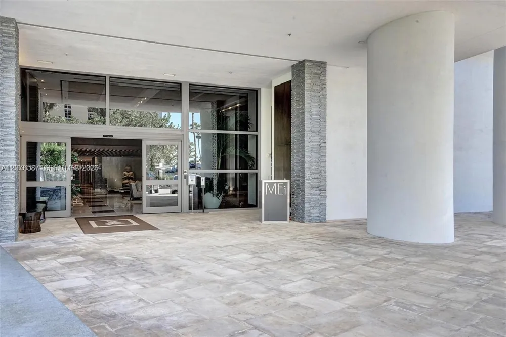5875 Collins Ave #903 Miami Beach, FL 33140