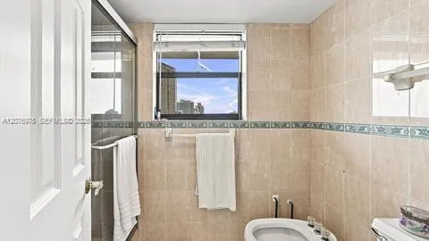 210 174 St #2401 Sunny Isles Beach, FL 33160