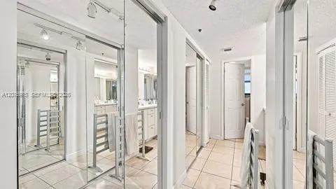 210 174 St #2401 Sunny Isles Beach, FL 33160