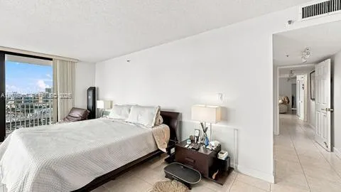210 174 St #2401 Sunny Isles Beach, FL 33160