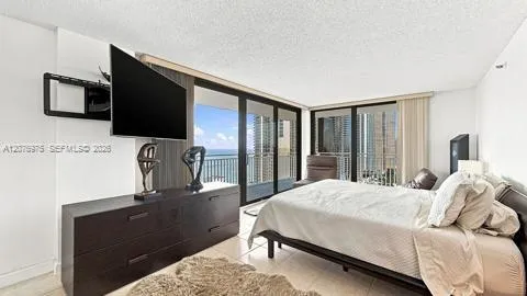 210 174 St #2401 Sunny Isles Beach, FL 33160