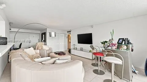 210 174 St #2401 Sunny Isles Beach, FL 33160