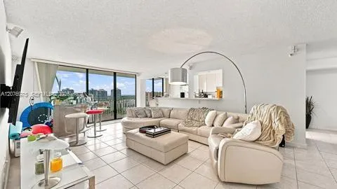 210 174 St #2401 Sunny Isles Beach, FL 33160