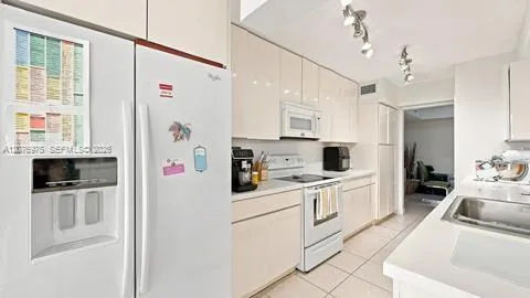 210 174 St #2401 Sunny Isles Beach, FL 33160