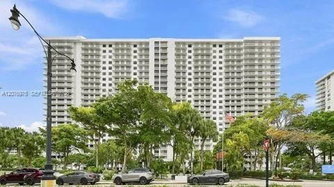 210 174 St #2401 Sunny Isles Beach, FL 33160