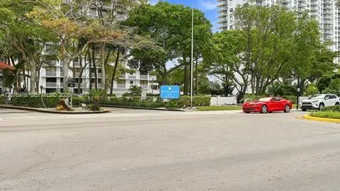 210 174 St #2401 Sunny Isles Beach, FL 33160