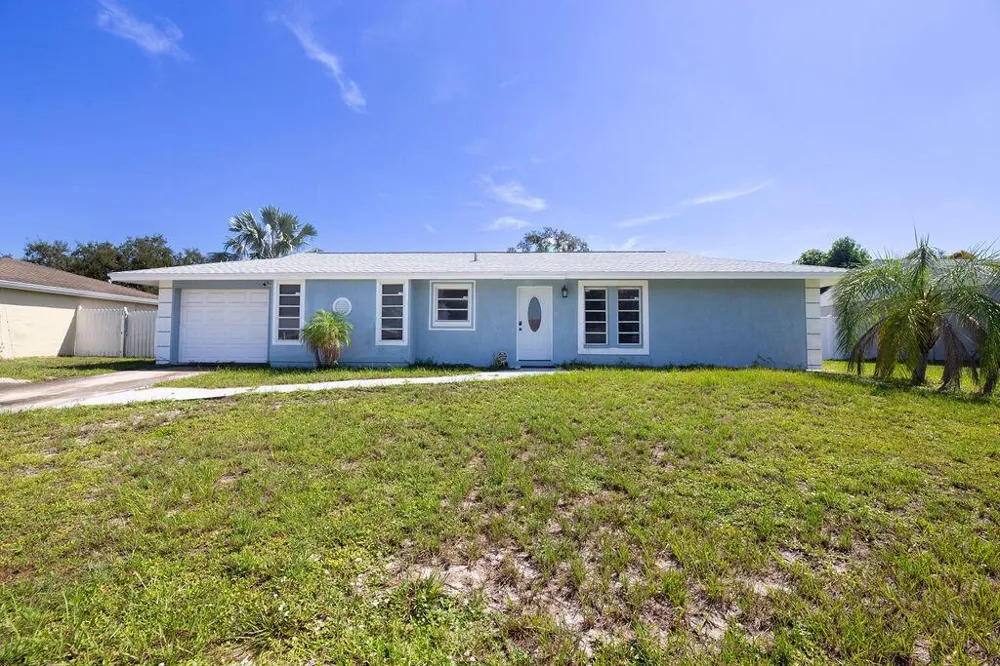1337 SE ROANOKE STREET Port St. Lucie, FL 34952