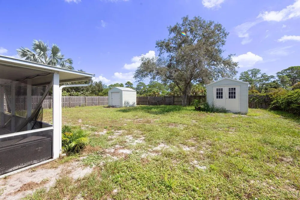 1337 SE ROANOKE STREET Port St. Lucie, FL 34952