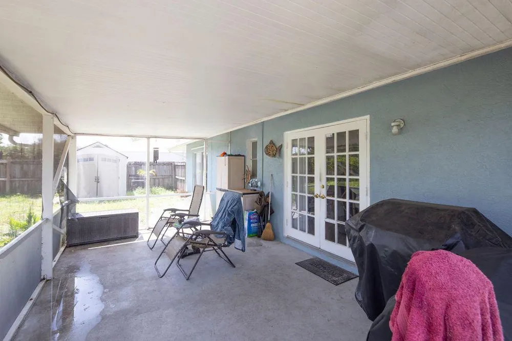 1337 SE ROANOKE STREET Port St. Lucie, FL 34952