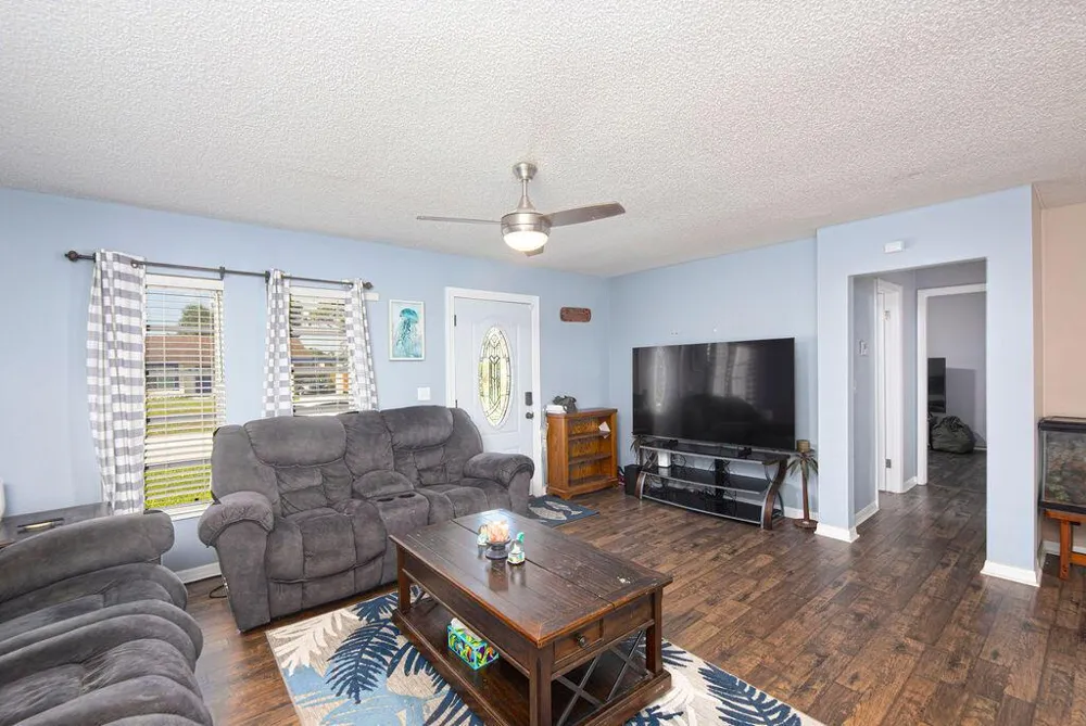 1337 SE ROANOKE STREET Port St. Lucie, FL 34952
