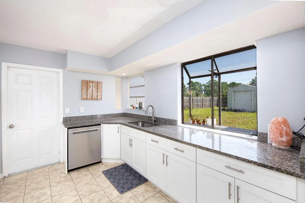 1337 SE ROANOKE STREET Port St. Lucie, FL 34952