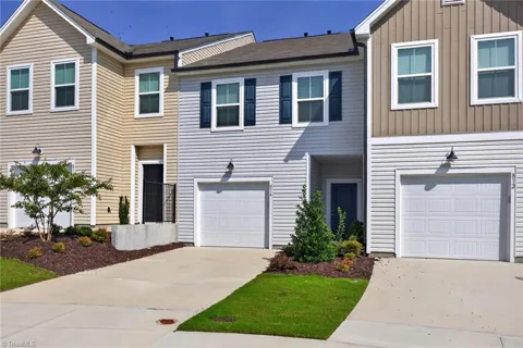 814 Falls Grove Trail