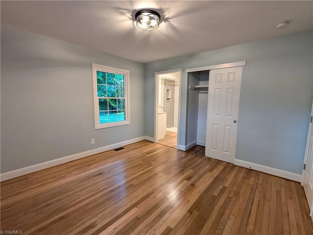 1274 Tredwell Drive Winston-Salem, NC 27103
