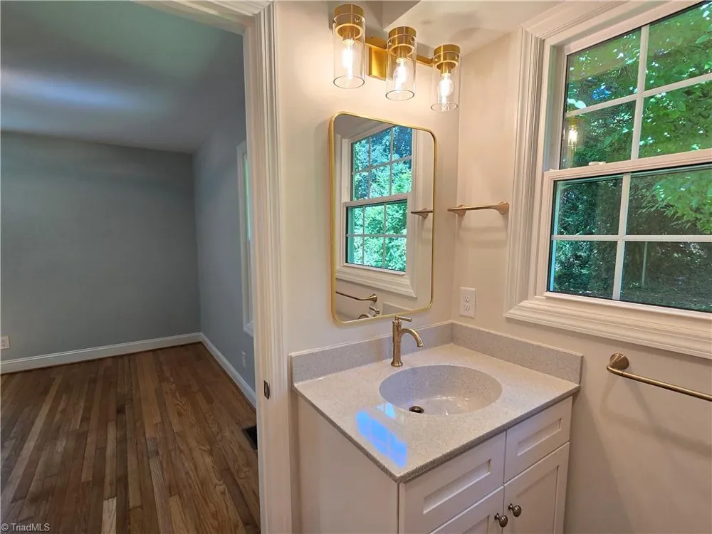 1274 Tredwell Drive Winston-Salem, NC 27103