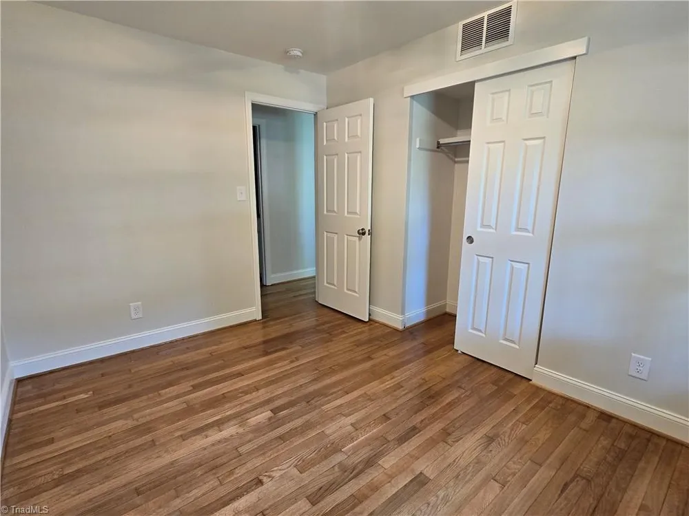 1274 Tredwell Drive Winston-Salem, NC 27103