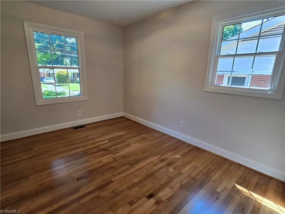 1274 Tredwell Drive Winston-Salem, NC 27103