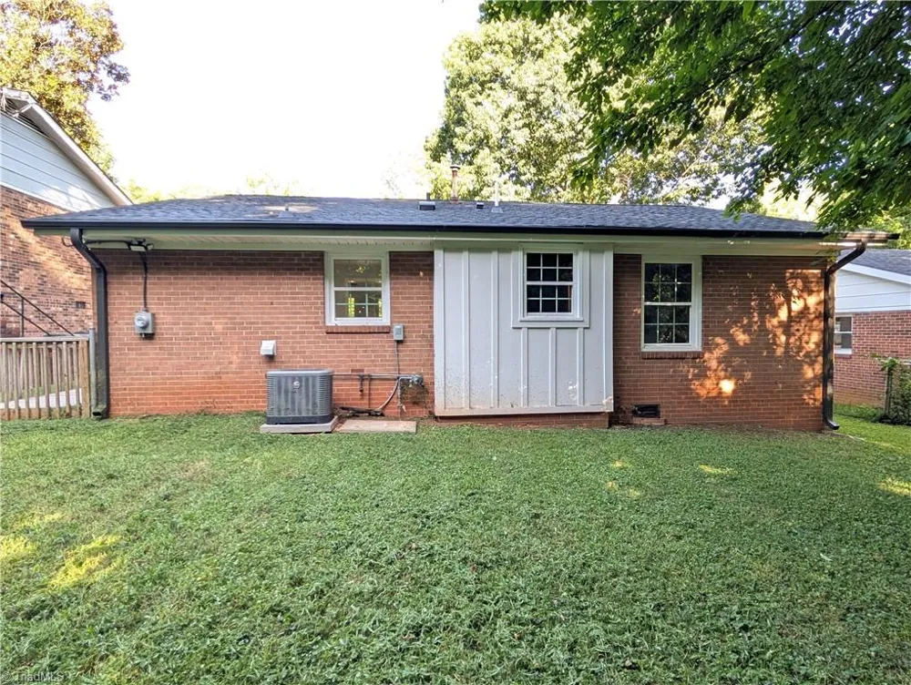 1274 Tredwell Drive Winston-Salem, NC 27103