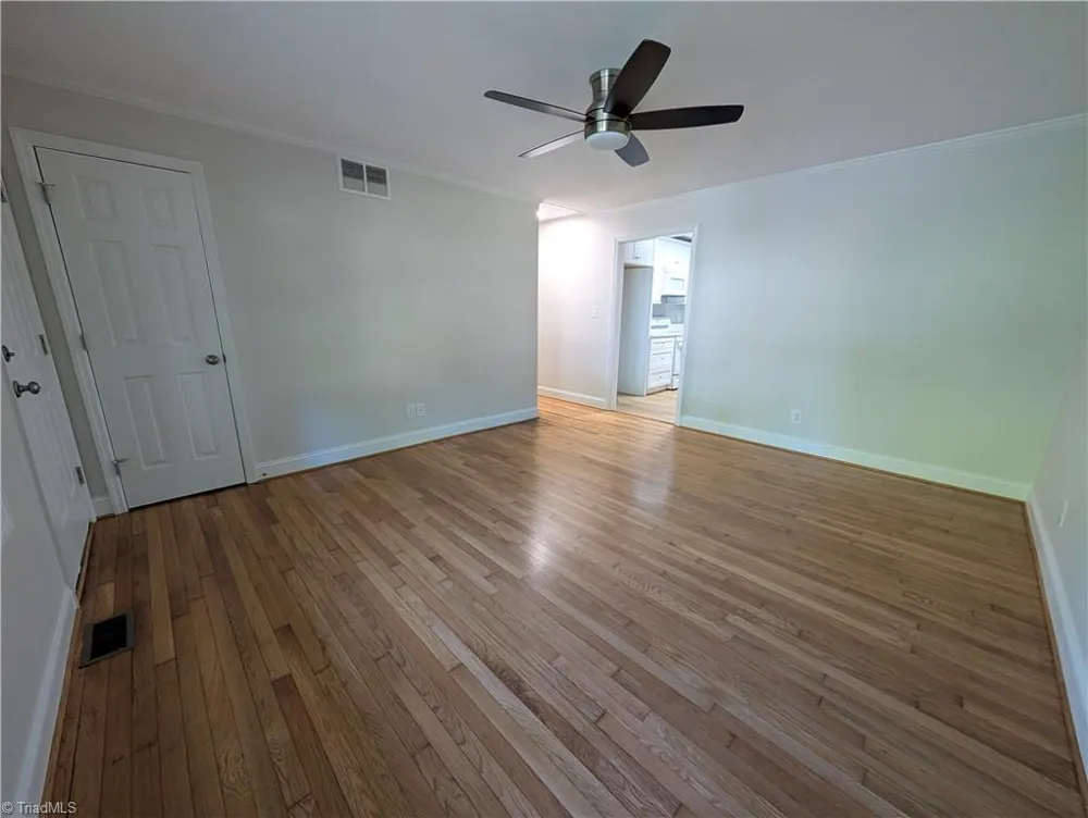 1274 Tredwell Drive Winston-Salem, NC 27103