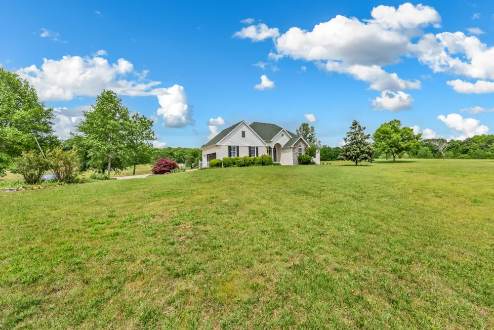 430 Hurricane Creek Dr Stewart, TN 37175