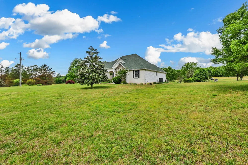 430 Hurricane Creek Dr Stewart, TN 37175