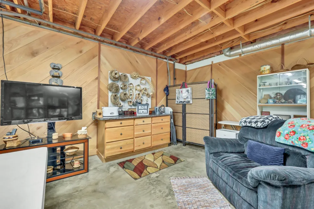 430 Hurricane Creek Dr Stewart, TN 37175