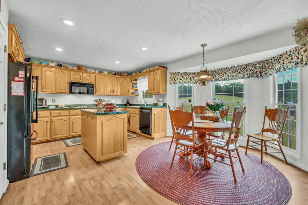 430 Hurricane Creek Dr Stewart, TN 37175