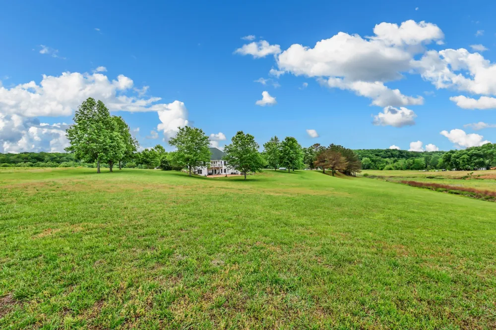 430 Hurricane Creek Dr Stewart, TN 37175