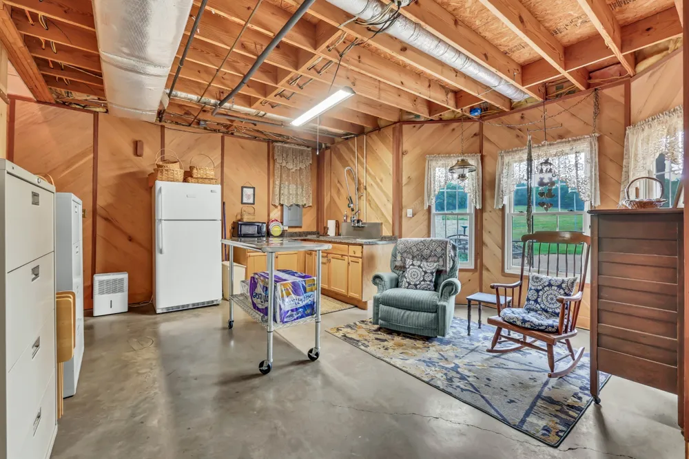 430 Hurricane Creek Dr Stewart, TN 37175