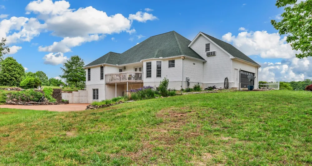 430 Hurricane Creek Dr Stewart, TN 37175