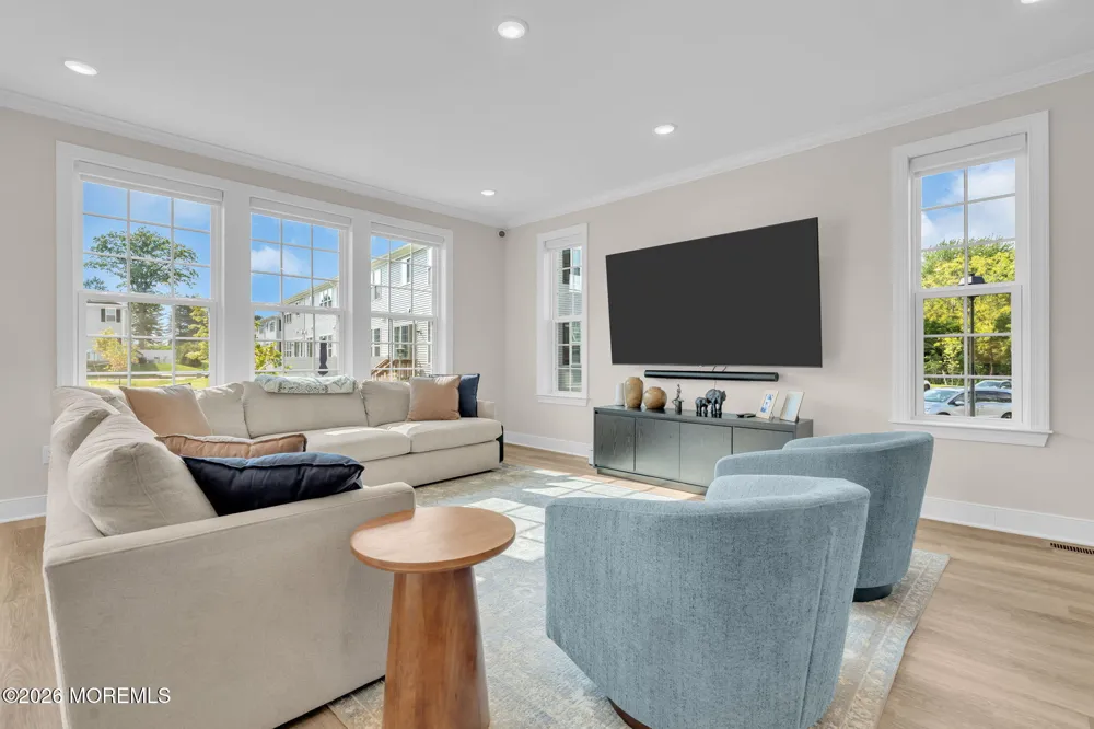 1516 Melrose Boulevard Manalapan, NJ 07726