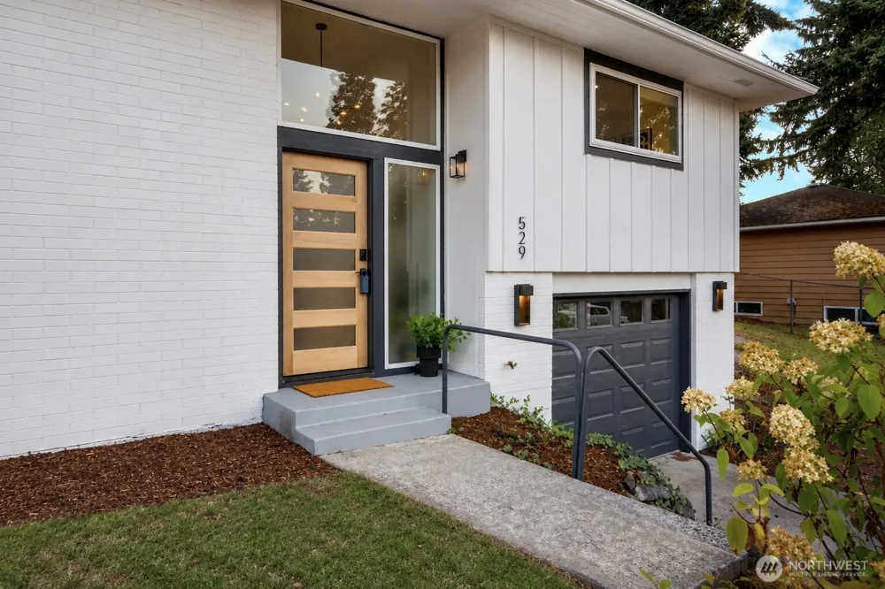 529 S 302nd Street Federal Way, WA 98003