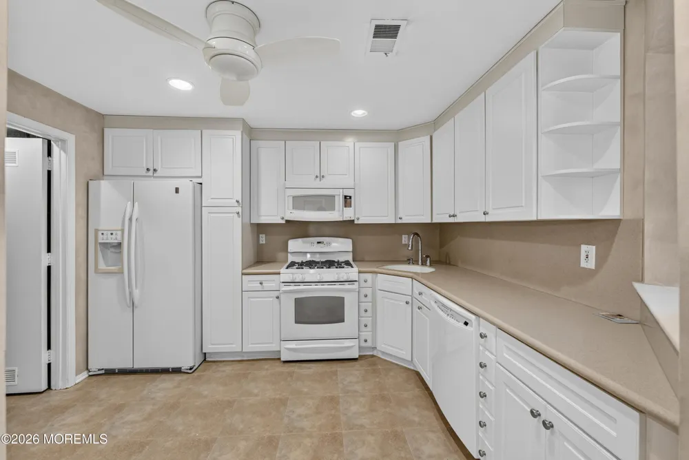398 Hampton Place Morganville, NJ 07751
