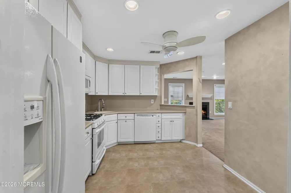 398 Hampton Place Morganville, NJ 07751