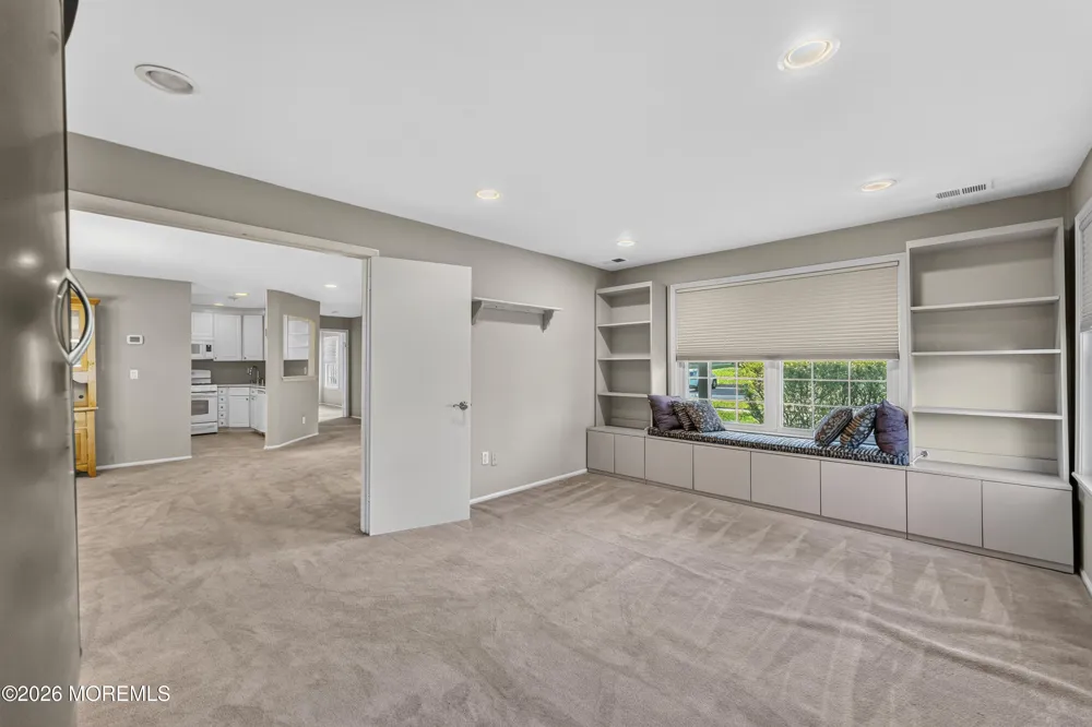 398 Hampton Place Morganville, NJ 07751