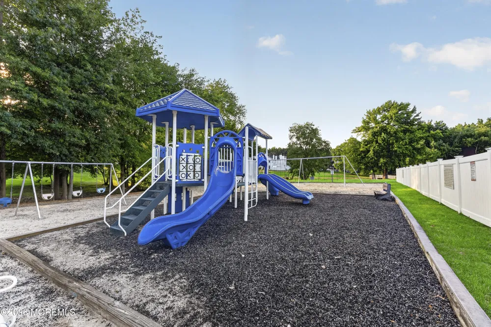 398 Hampton Place Morganville, NJ 07751