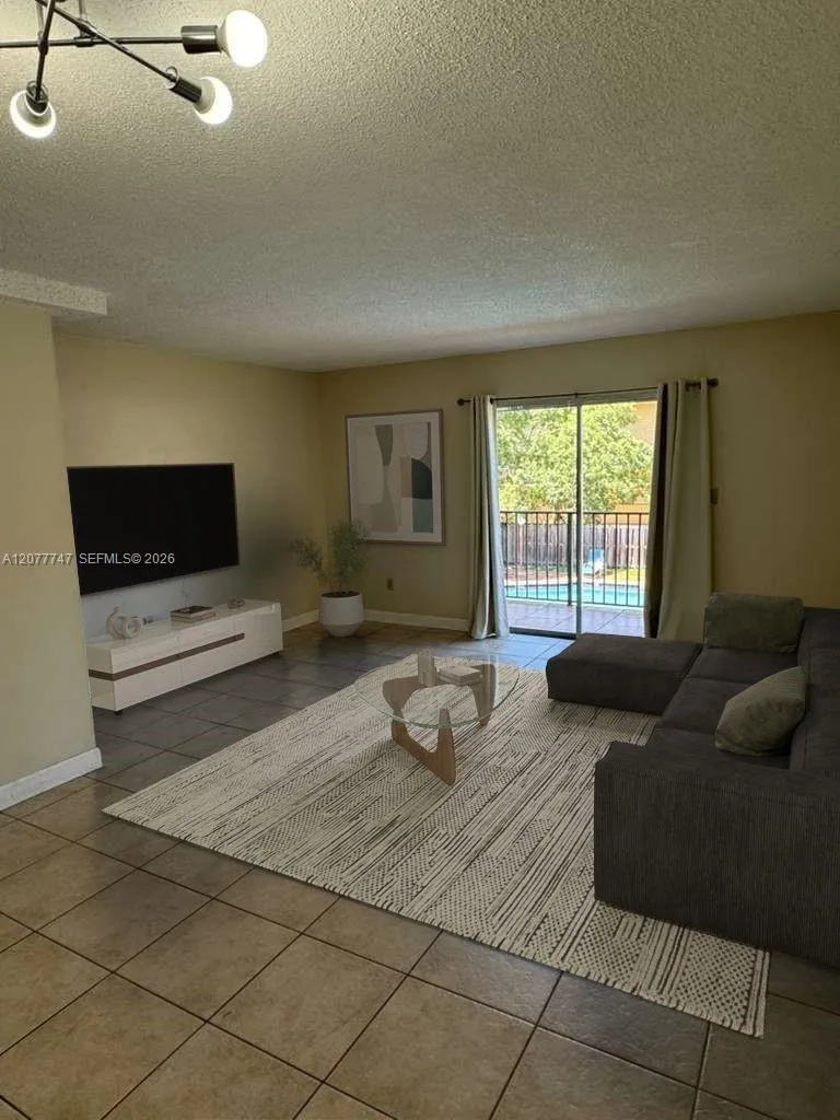 8650 SW 109th Ave #3-223 Miami, FL 33173