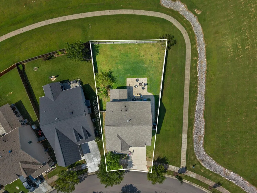 1909 Stonewater Dr Hermitage, TN 37076