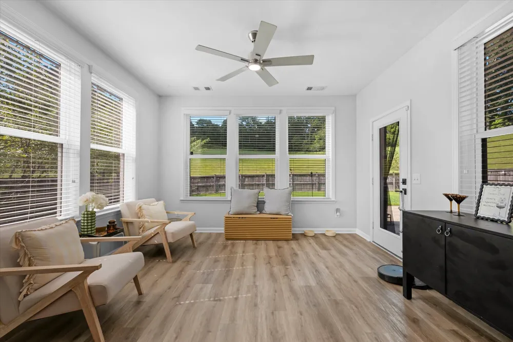 1909 Stonewater Dr Hermitage, TN 37076