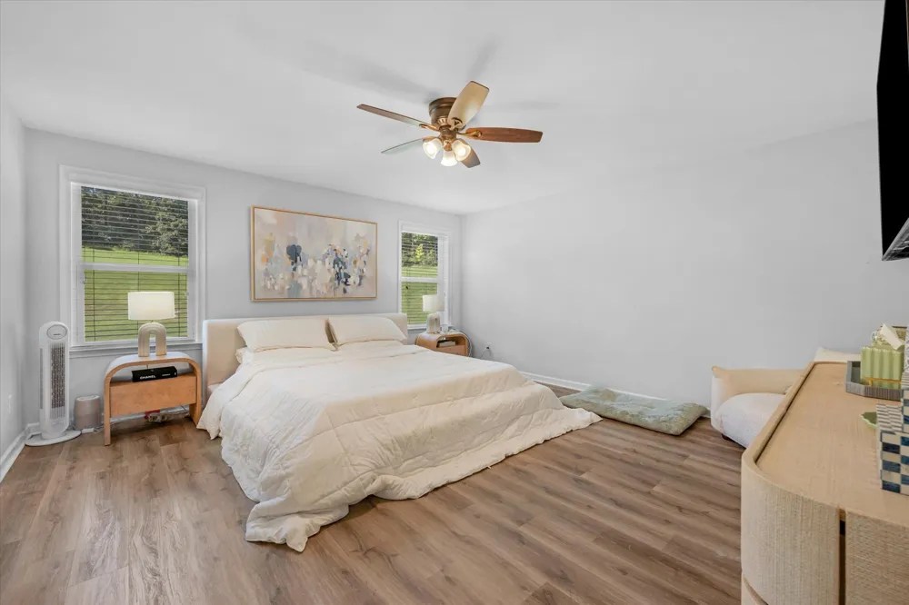 1909 Stonewater Dr Hermitage, TN 37076