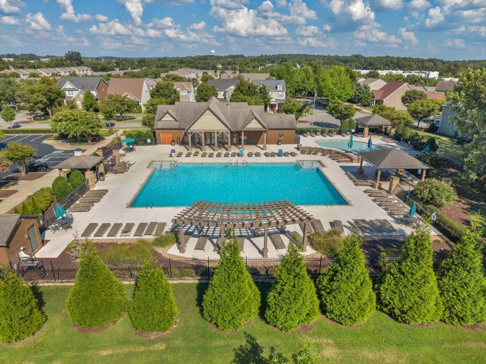 1909 Stonewater Dr Hermitage, TN 37076