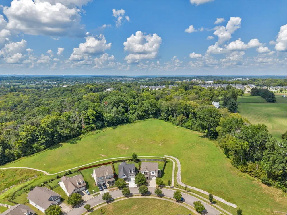 1909 Stonewater Dr Hermitage, TN 37076