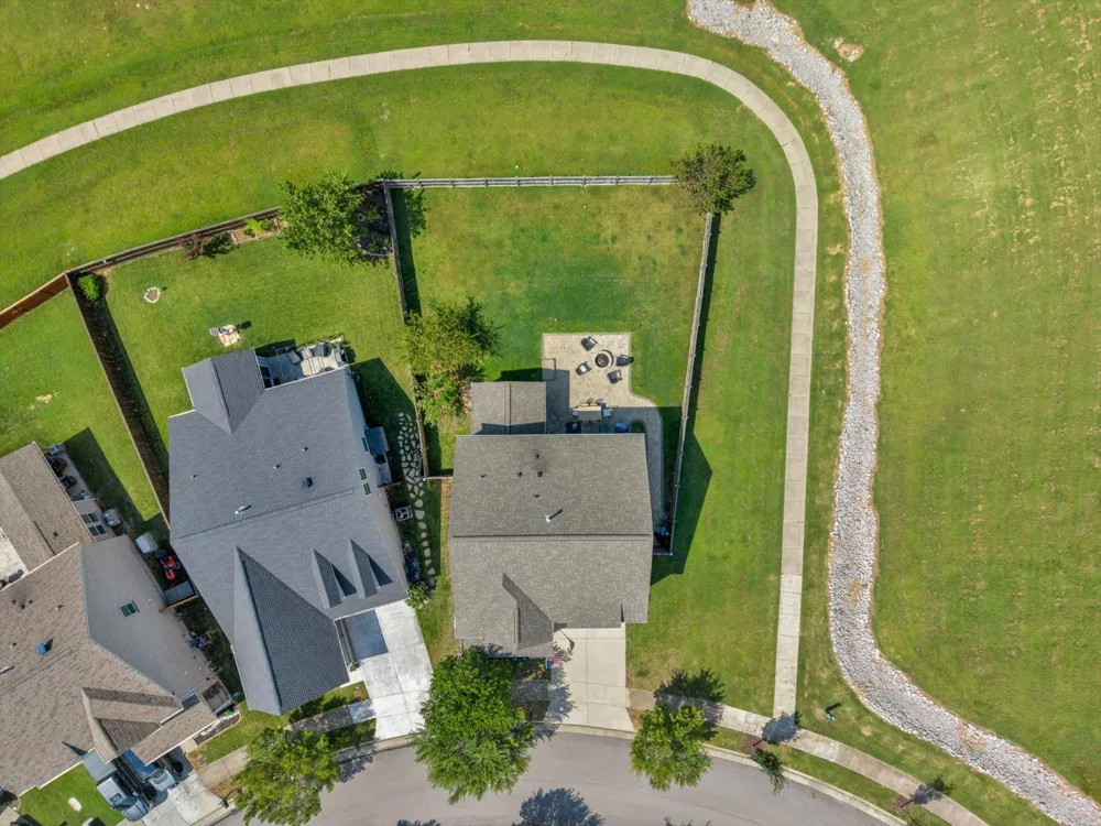 1909 Stonewater Dr Hermitage, TN 37076