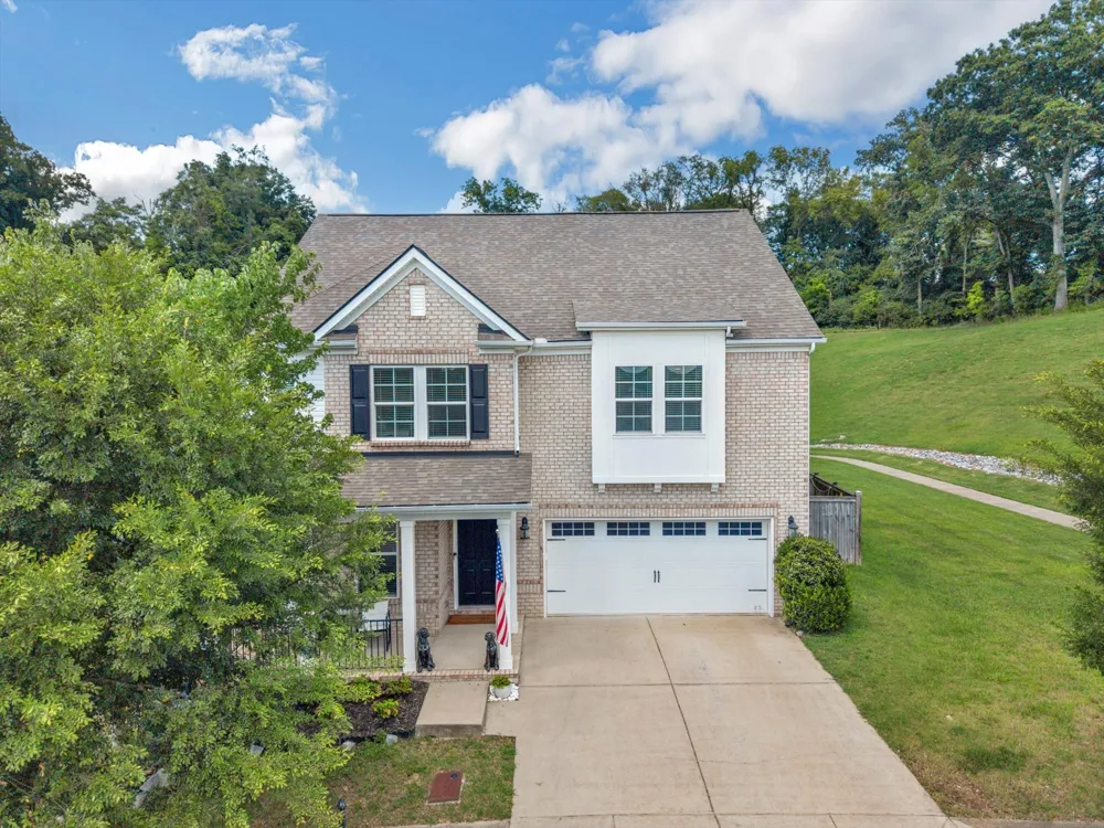 1909 Stonewater Dr Hermitage, TN 37076