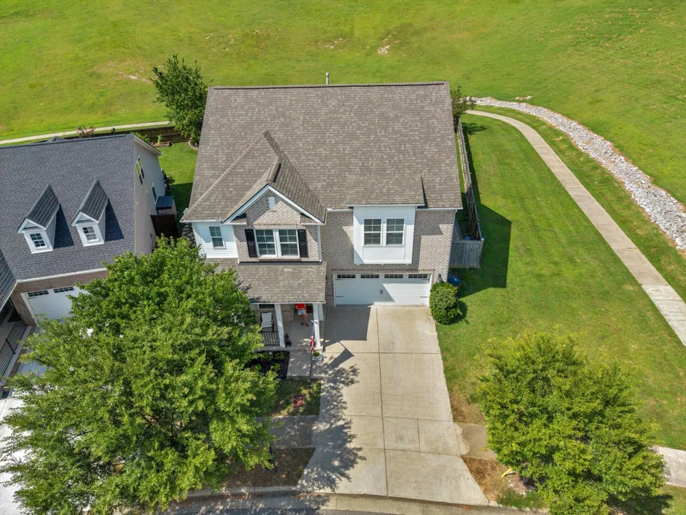 1909 Stonewater Dr Hermitage, TN 37076
