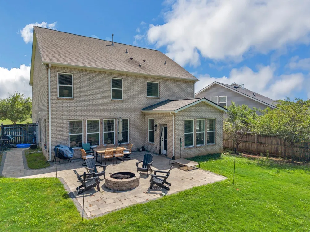 1909 Stonewater Dr Hermitage, TN 37076