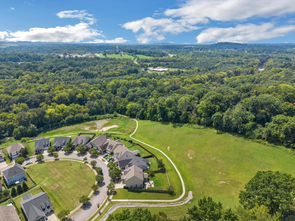 1909 Stonewater Dr Hermitage, TN 37076