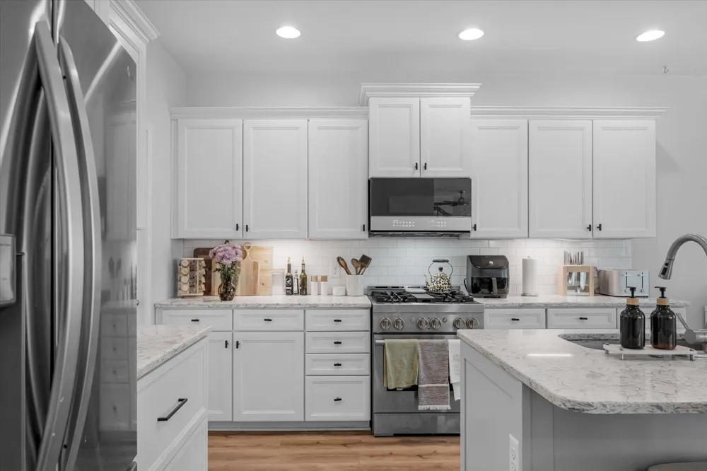 1909 Stonewater Dr Hermitage, TN 37076